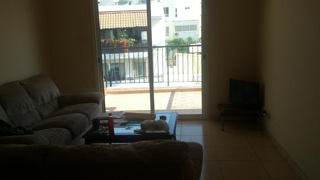 Carisa Olympic Court Apartment Larnaca Ruang foto